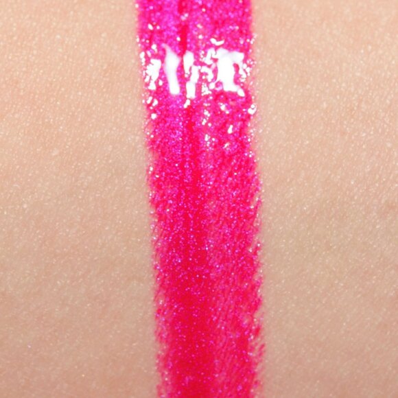 MAC Vamplify Lipgloss ~ What's Going On ~ - Picture 3 of 3